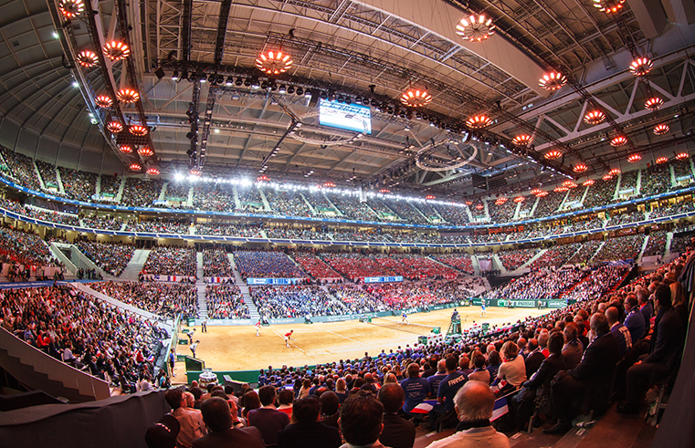24H POUR TRANSFORMER LE STADE EN ARENA 24H POUR TRANSFORMER LE STADE EN ARENA